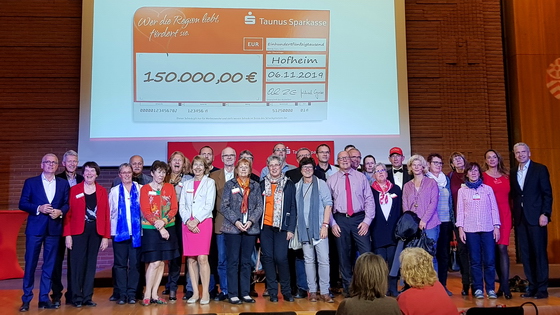 SpendenübergabeTaunusSparkasseLRA 06.11.2019